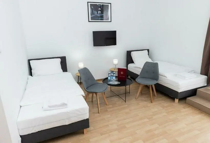 Standard Triple Room with Terrace, Tor Kielce