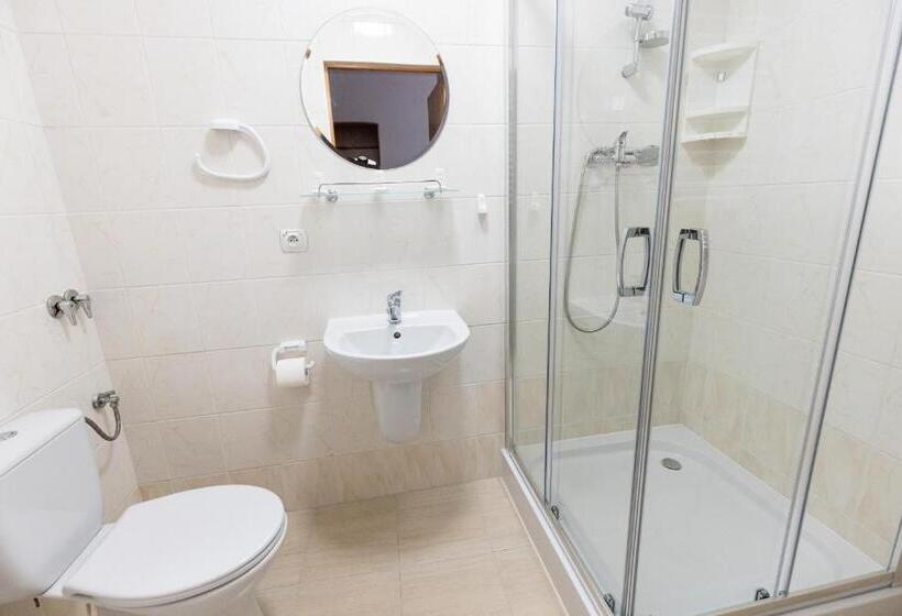 غرفة قياسية ثلاثية, Tor Kielce