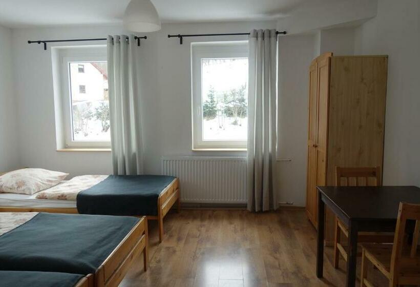 חדר סטנדרט לשלושה, Dom Gościnny Tatra Nova