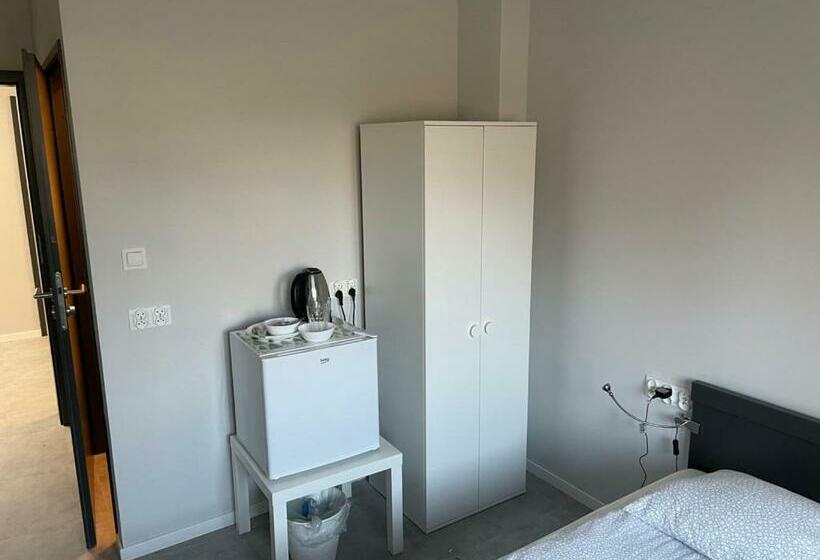 اتاق استاندارد, Mia Mia House