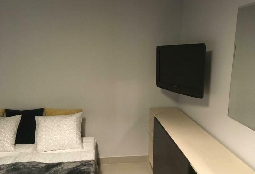 اتاق استاندارد, Mia Mia House