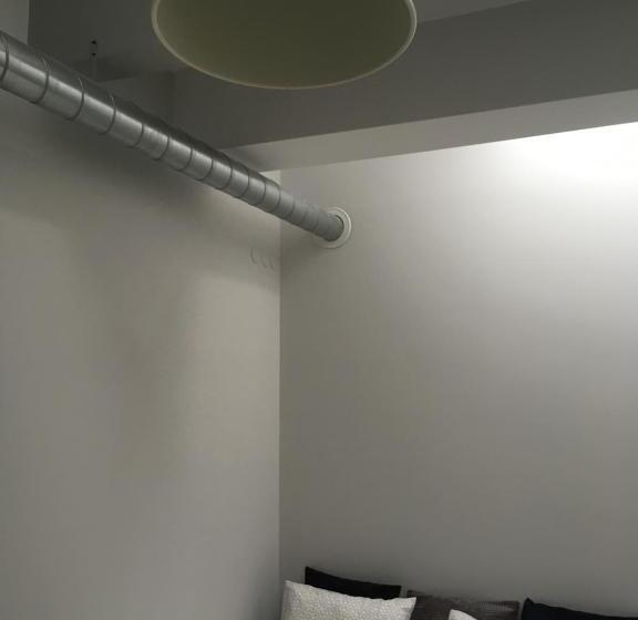 اتاق استاندارد, Mia Mia House