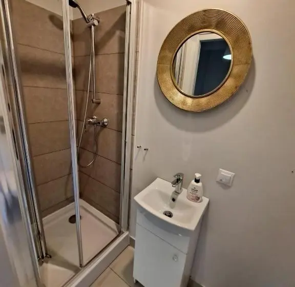 Standard Kolmen Hengen Huone, Mia Mia House