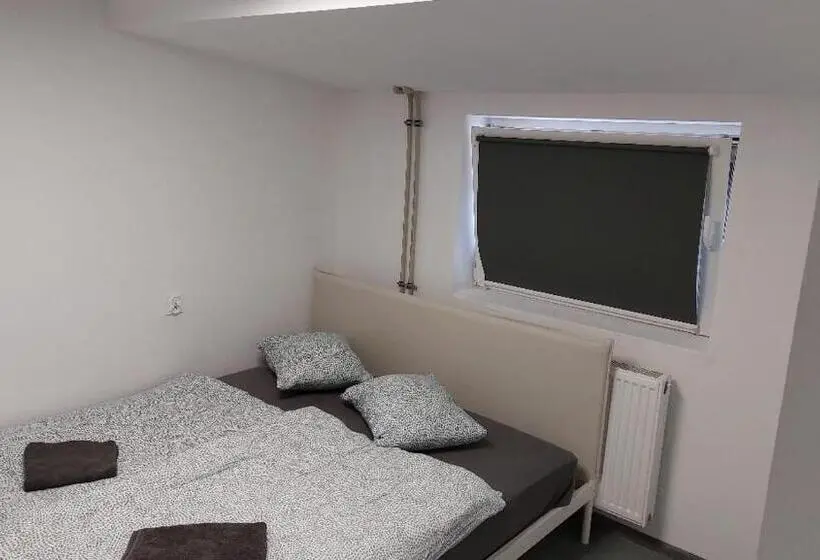 Standard Neljän Hengen Huone, Mia Mia House