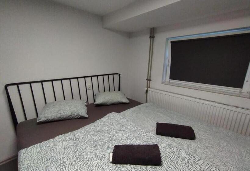 اتاق استاندارد, Mia Mia House