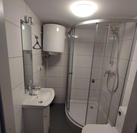 اتاق استاندارد, Mia Mia House