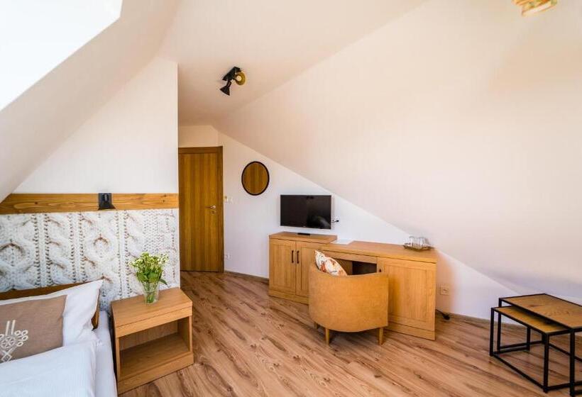 اتاق استاندارد چهار تخته, Miodowy Dworek