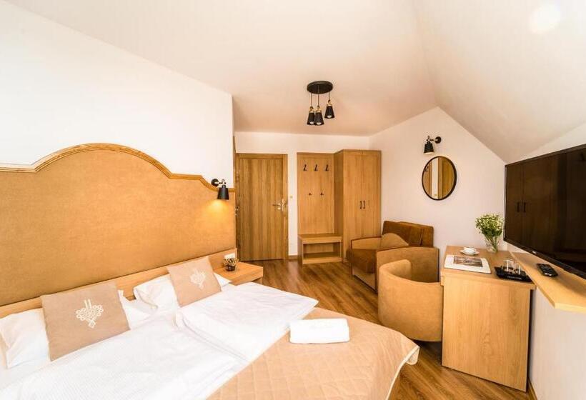 اتاق سوپریور, Miodowy Dworek