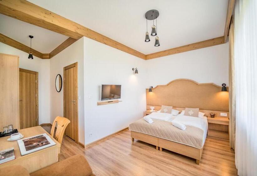 اتاق سوپریور چهار تخته, Miodowy Dworek