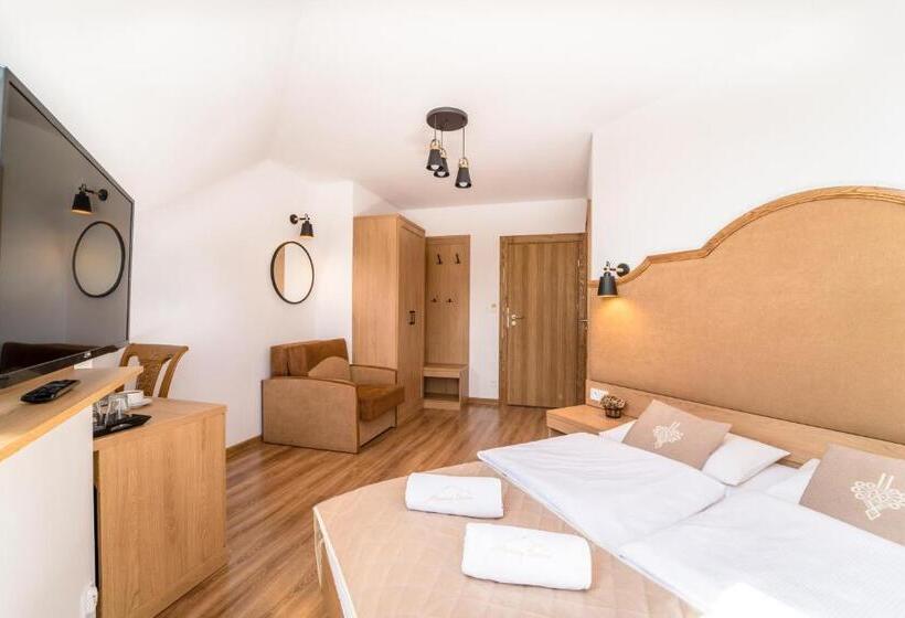 اتاق استاندارد با چشم‌انداز کوهستان, Miodowy Dworek