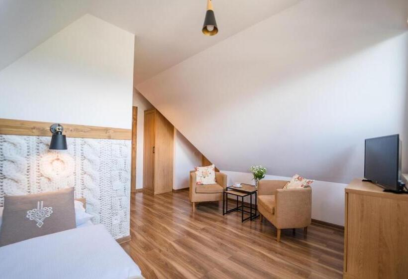 اتاق استاندارد با چشم‌انداز کوهستان, Miodowy Dworek