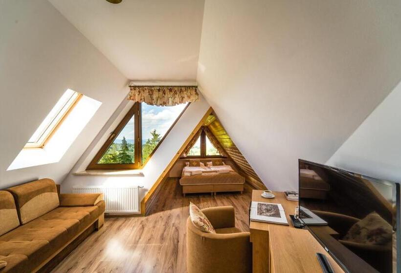 اتاق کلاسیک چهارنفره, Miodowy Dworek