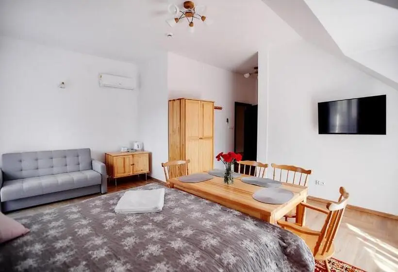 Premium Neljän Hengen Huone, Pokoje U Anny