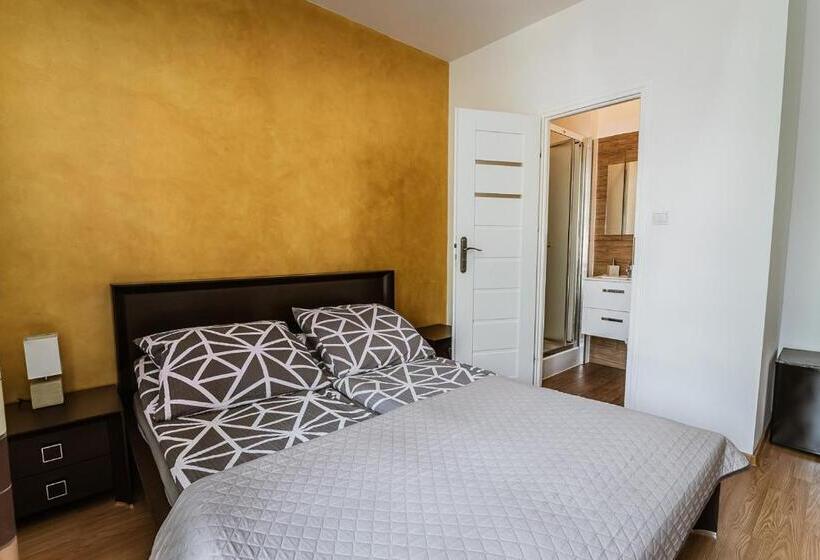 ガーデンビュースタンダードルーム, Willa Halina