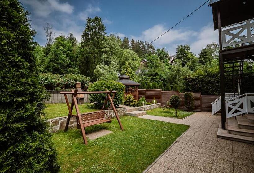 ガーデンビュースタンダードルーム, Willa Halina