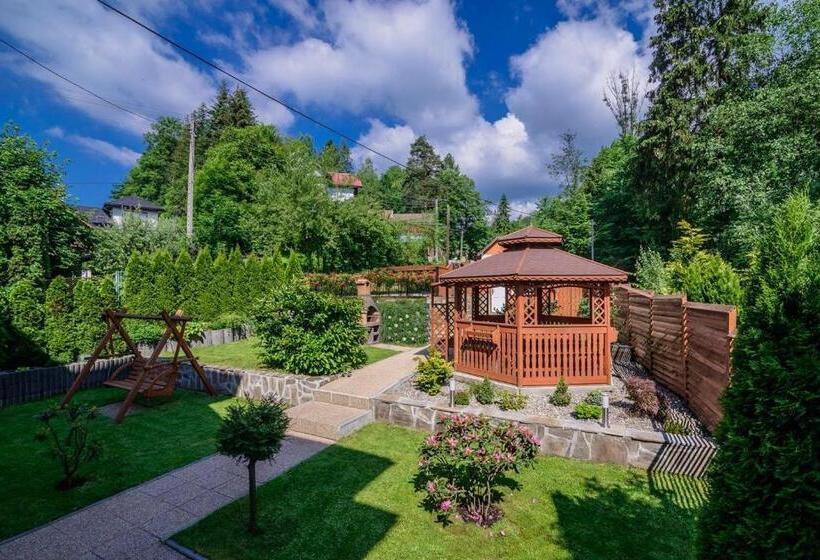 ガーデンビュースタンダードルーム, Willa Halina