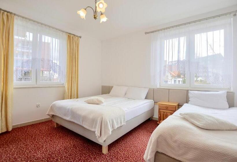 شقة غرفتين, Willa Teresa