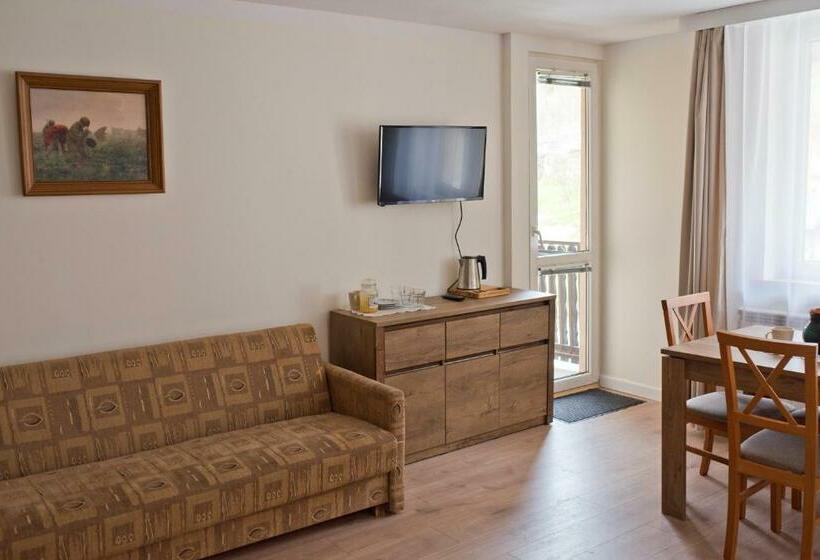 اتاق استاندارد چهارنفره با بالکن, Mirarosa