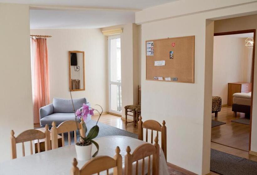 آپارتمان 1 خوابه با چشمانداز, Mirarosa