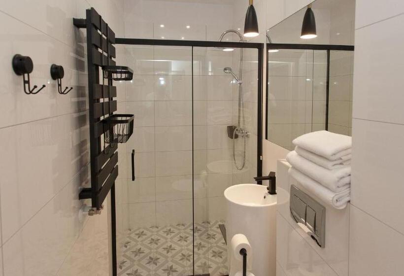 带阳台的豪华间, Sanatorium Willa Fortuna