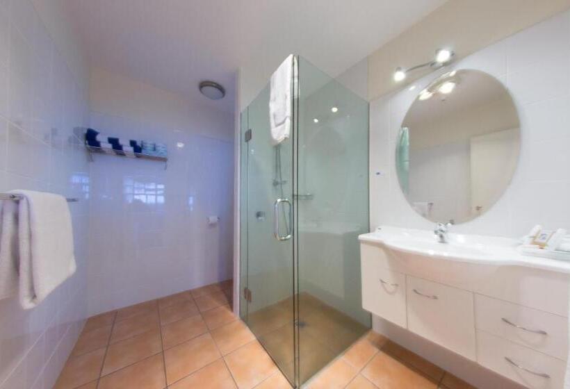 스탠다드 스튜디오 바다 전망, Commodores Lodge