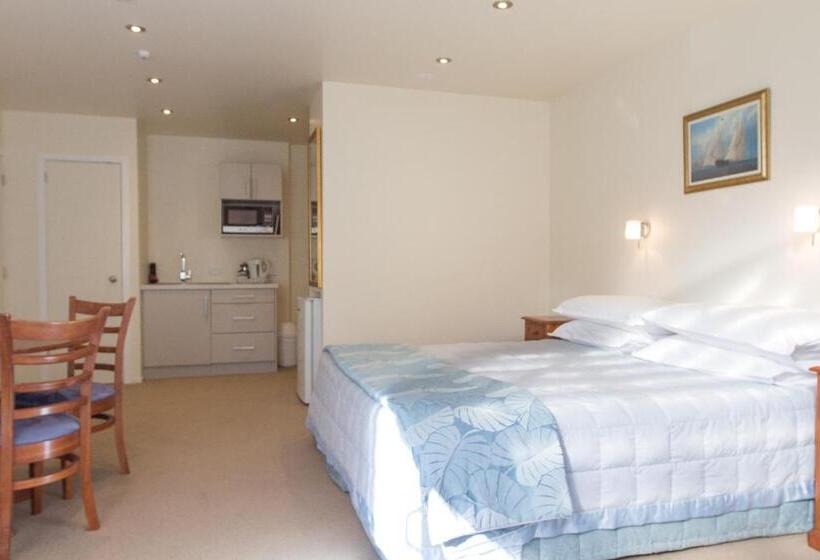 스탠다드 스튜디오, Commodores Lodge