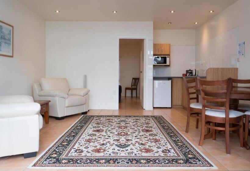 Апартаменты 1 Спальня, Commodores Lodge