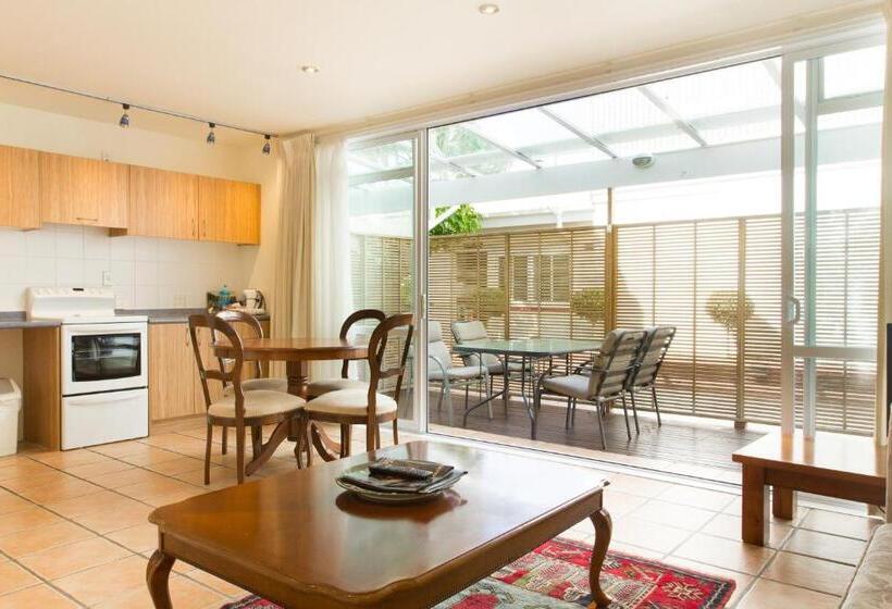 디럭스 룸, Commodores Lodge