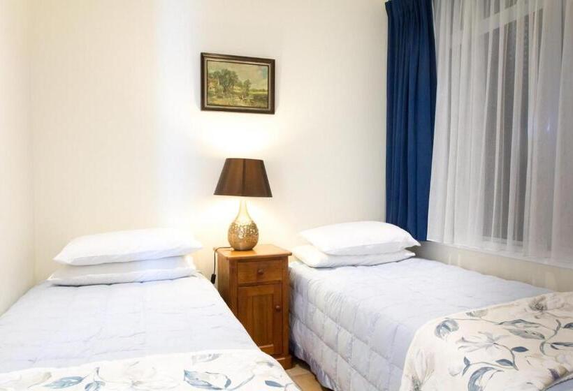 디럭스 룸, Commodores Lodge