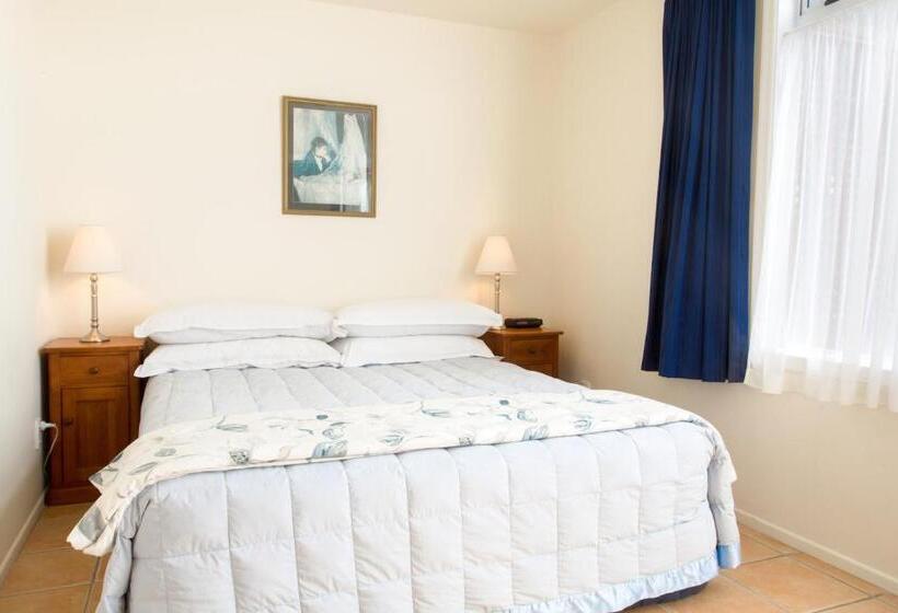 디럭스 룸, Commodores Lodge