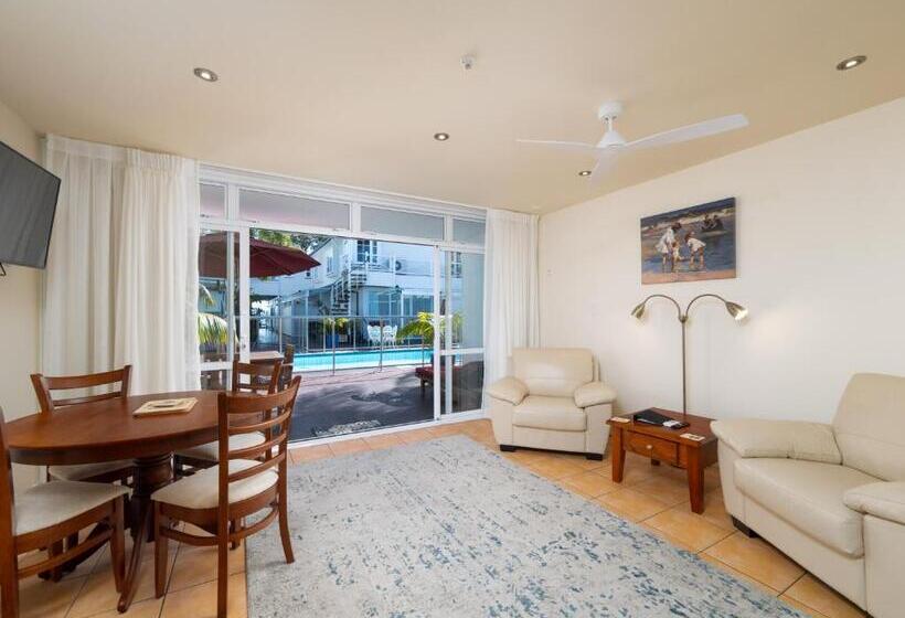 디럭스 룸, Commodores Lodge