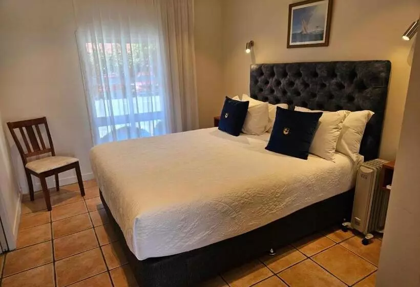 1ベッドルームアパートメント, Commodores Lodge