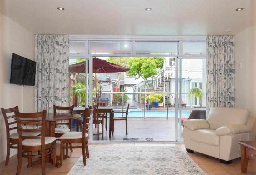 침실 1개 아파트, Commodores Lodge