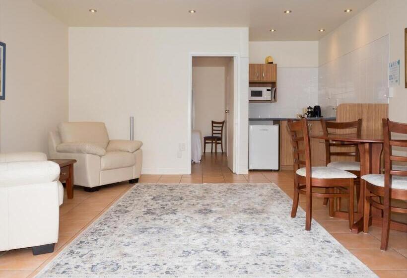 침실 1개 아파트, Commodores Lodge