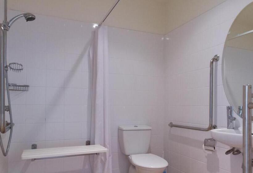 디럭스 룸, Commodores Lodge