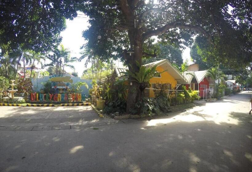 شقة غرفتين, Lucky Garden Inn