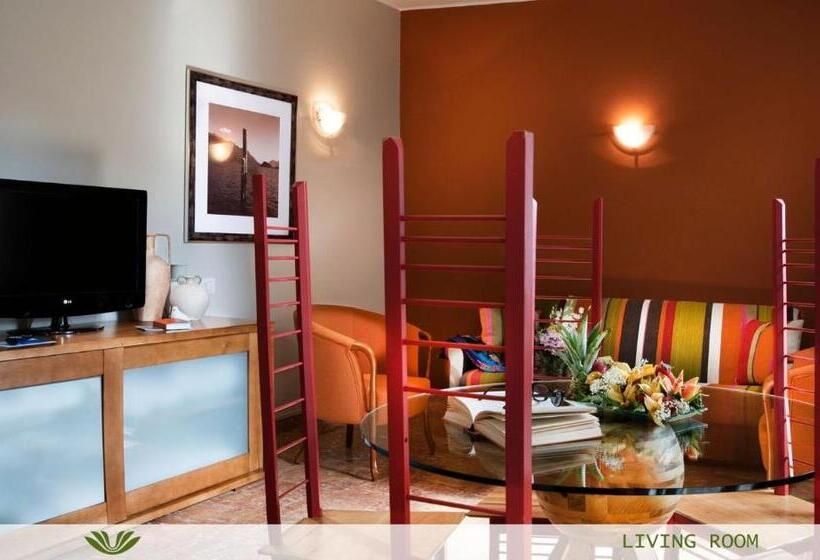 غرفة عائلية, Dependence Del Parco