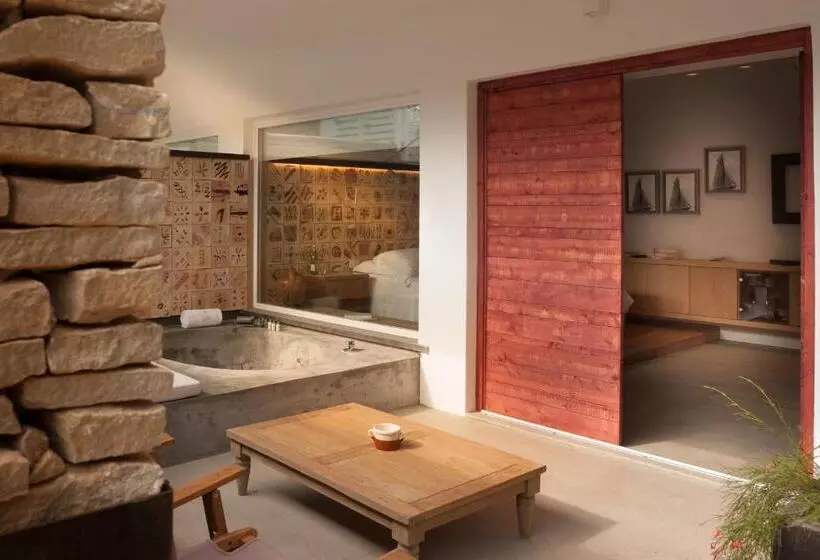 デラックスルーム, Praia Art Resort   Small Luxury Hotels Of The World