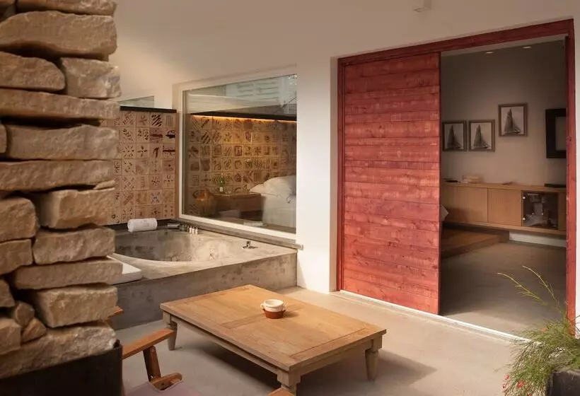 デラックスルーム, Praia Art Resort   Small Luxury Hotels Of The World