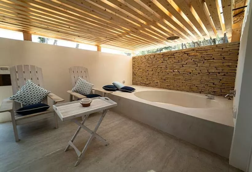 デラックスルーム, Praia Art Resort   Small Luxury Hotels Of The World