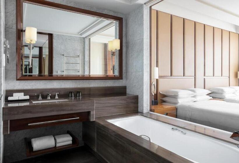 Номер Deluxe, Sheraton Qingdao Jiaozhou