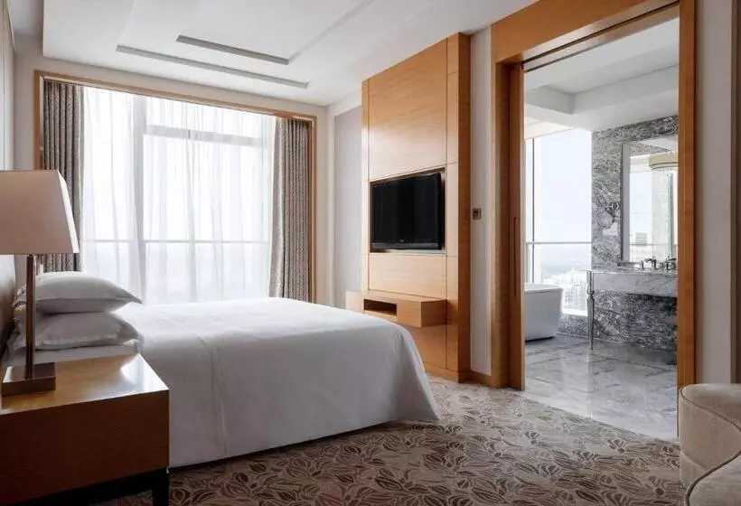 キングサイズベッドのデラックススイート, Sheraton Qingdao Jiaozhou