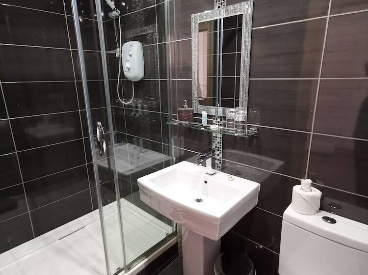 חדר סטנדרט, St Ronan S