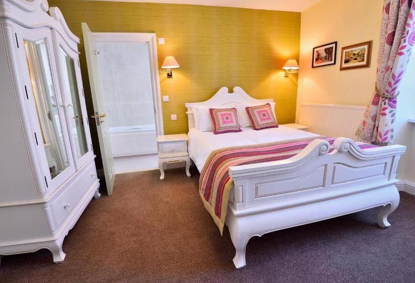 غرفة سوبيريور, The Talbot