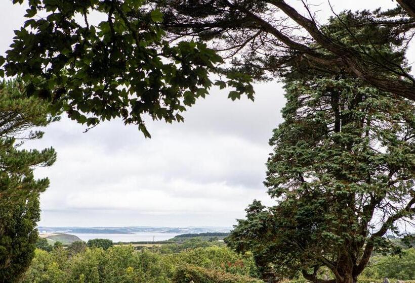 스탠다드 룸, The Three Tuns