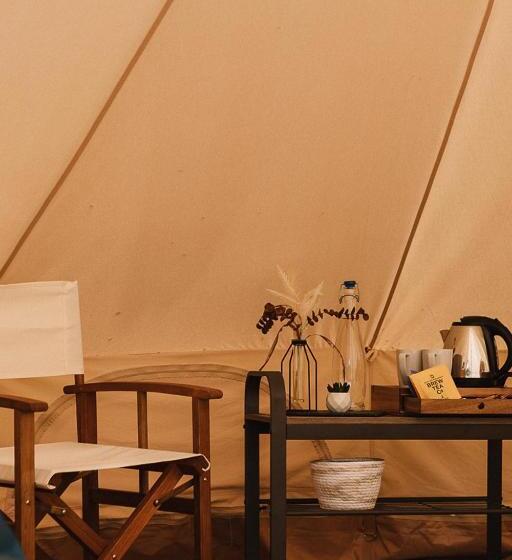 Standard Tent, The Three Tuns