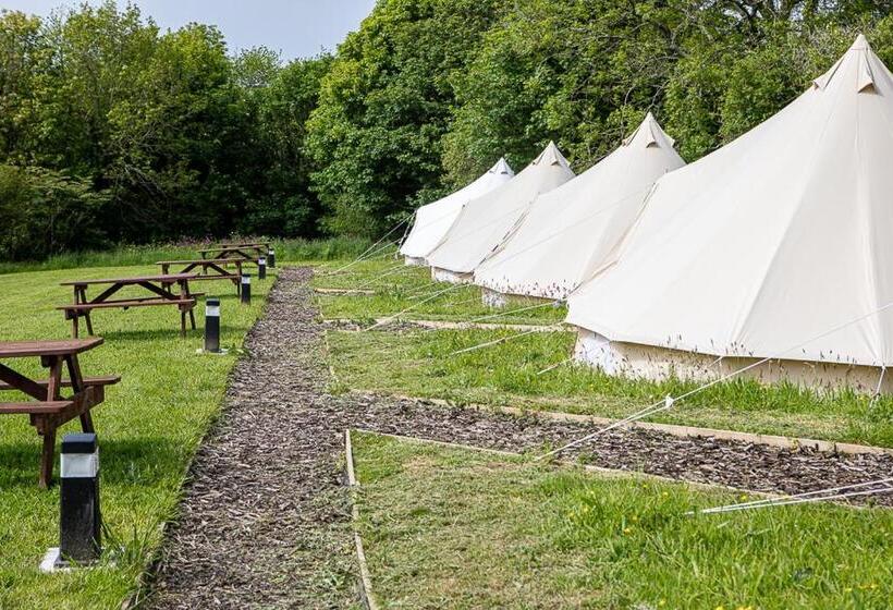 Standard Tent, The Three Tuns