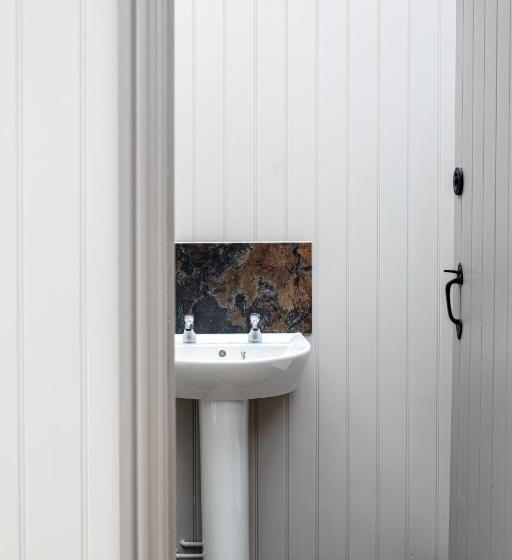 Standard Tent, The Three Tuns