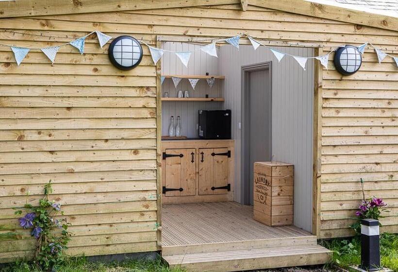 Standard Tent, The Three Tuns