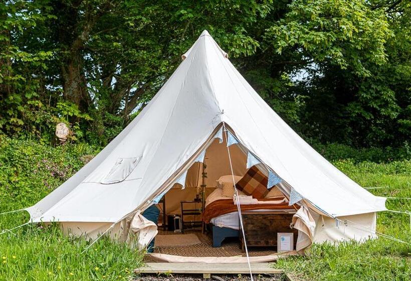 Standard Tent, The Three Tuns